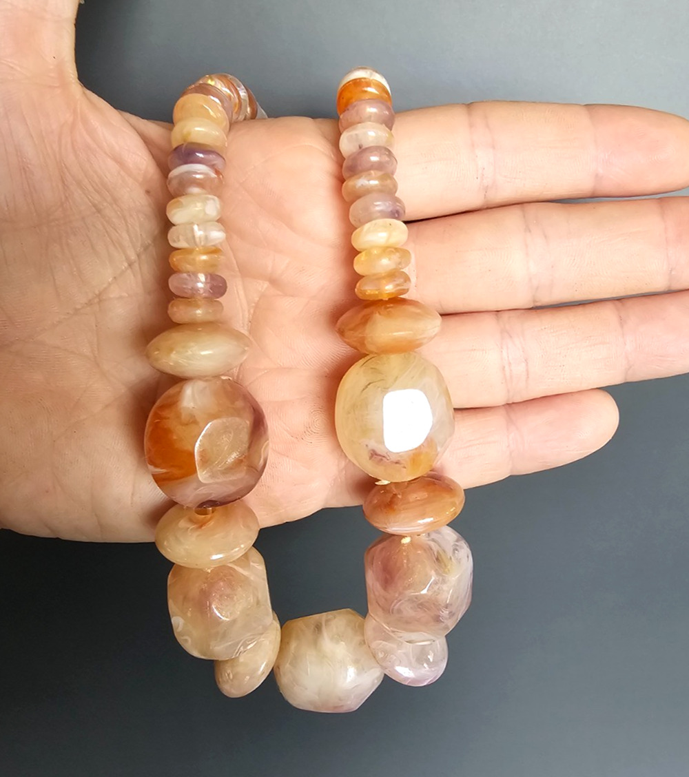 Vintage Chunky Graduated Resin Bead Necklace Honey Amber Peach Lavender 1970s